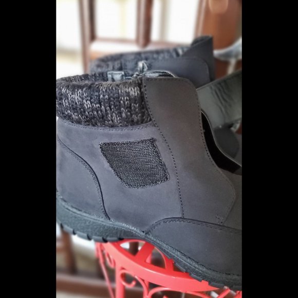 NWOT Wanderlust Women's Ankle Boots (Size 7) - Picture 12 of 14